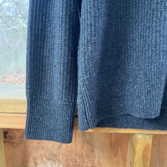 Banana Republic Men's Grey Henley Neck Pullover Sweater Size L. NEW - Picture 4 of 8
